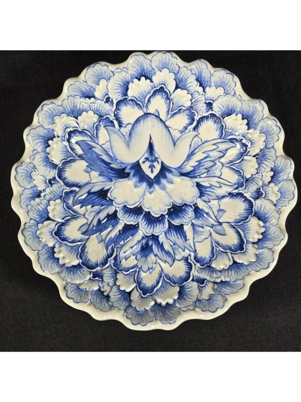 Williams Sonoma Aerin Fairfield Blue Floral Scalloped Melamine Dip Bowl 5.5